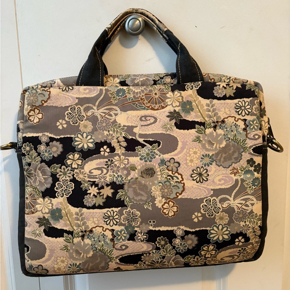 Eastern Serenity laptop bag